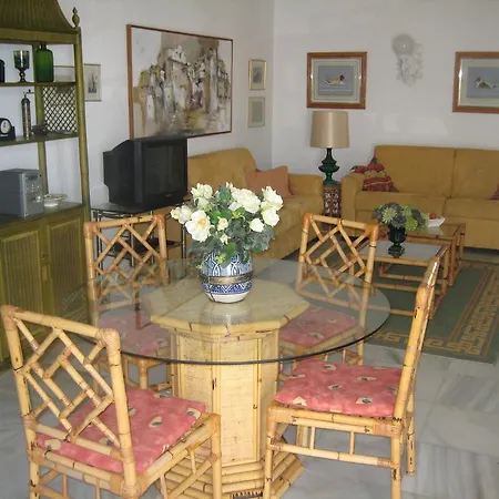 Playas Del Duque Apartment *